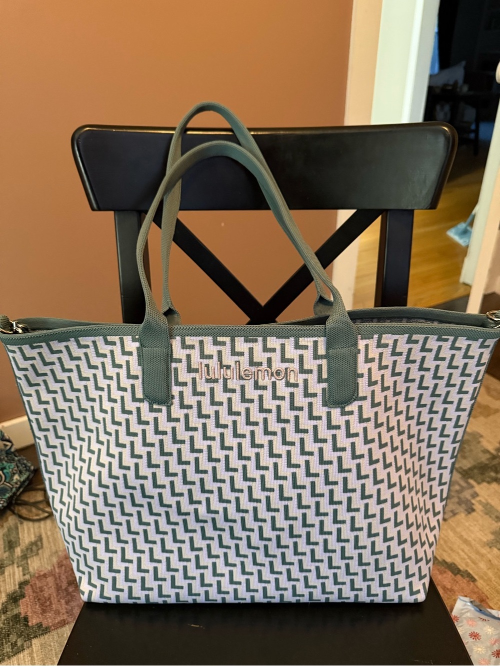 NWOT LULULEMON Classic Knit Tote Bag 18L
